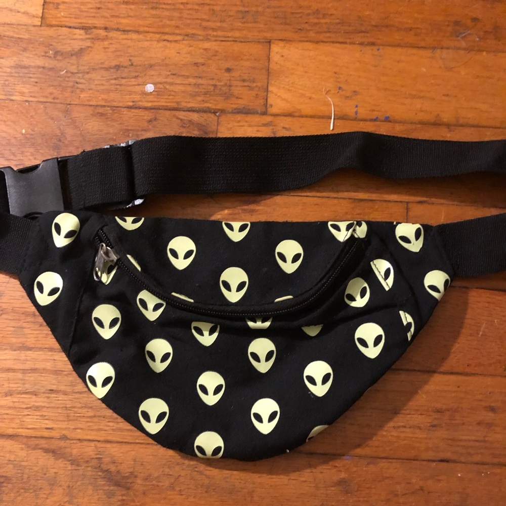 Alien Fannypack